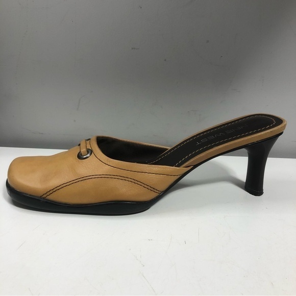Nine West 'Alcott' Tan Leather Heeled Mules, size 8 - Picture 2 of 9